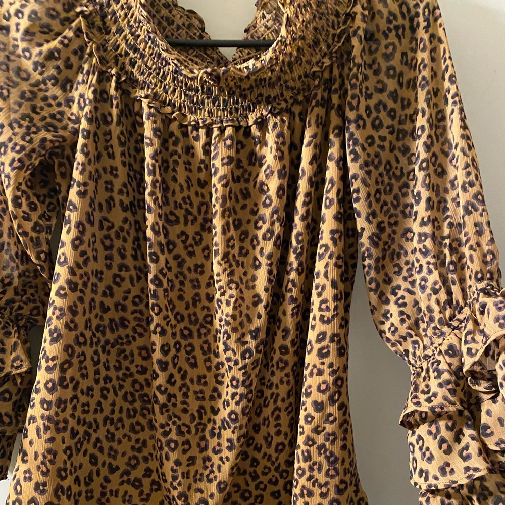 Leopard bell sleeves top
